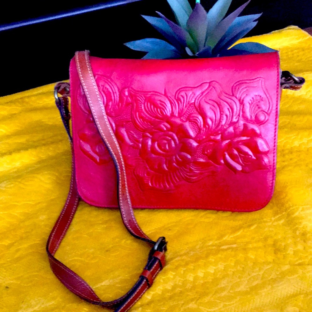 Pretty Red Leather Patricia Nash purse in great condition!
